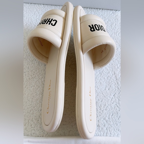 Christian Dior Every-D Embossed Lambskin Leather Slide Sandals - Picture 7 of 16